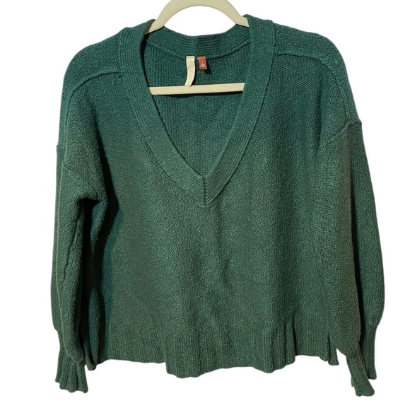 Pilcro Soft Green V-neck Cropped Knit Sweater Size S - Picture 1 of 7